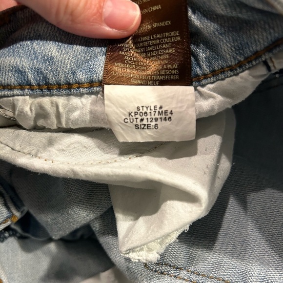 Kut from the Kloth Distressed Light Wash Boyfriend Jeans 6 - Picture 7 of 8